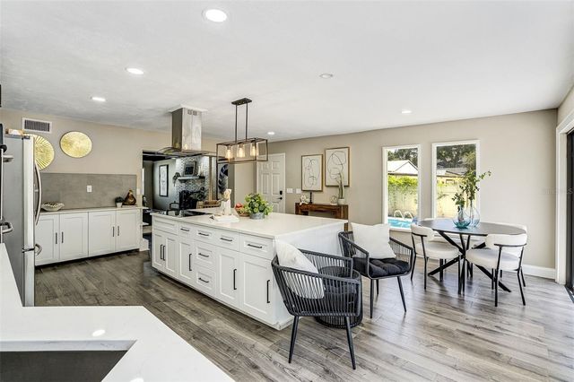 11935 RIVERHILLS DRIVE, Temple Terrace, FL 33617