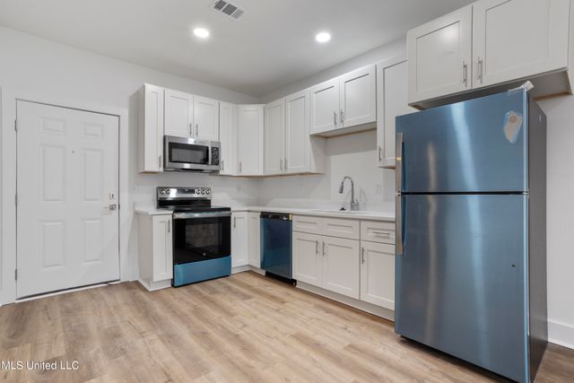 8701 Old Spanish Trail, 207, Ocean Springs, MS 39564