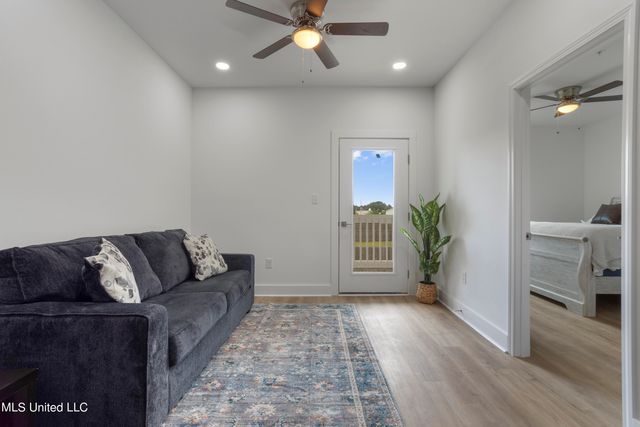 8701 Old Spanish Trail, 207, Ocean Springs, MS 39564