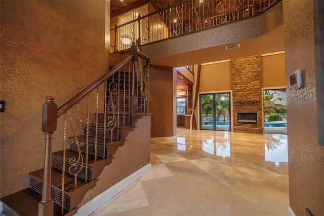 5660 Lago Del Sol Drive, Lake Worth, FL 33449
