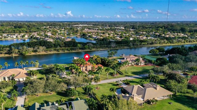 5660 Lago Del Sol Drive, Lake Worth, FL 33449