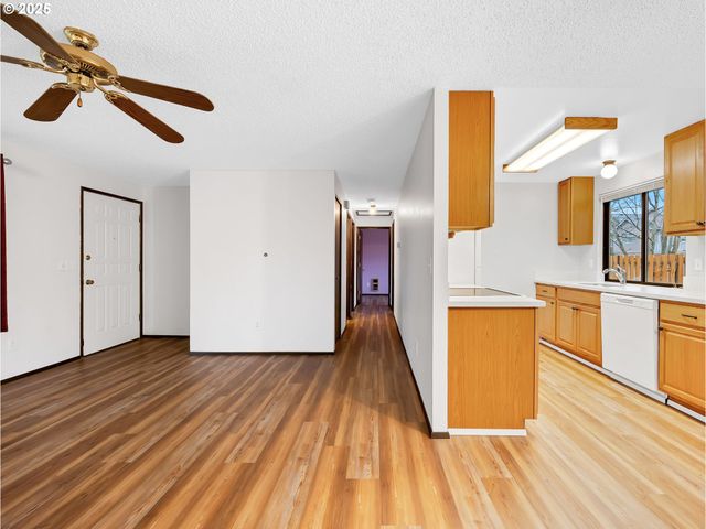 2807 Se 174TH Ave, Portland, OR 97236