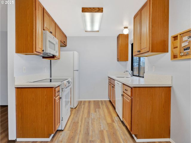 2807 Se 174TH Ave, Portland, OR 97236