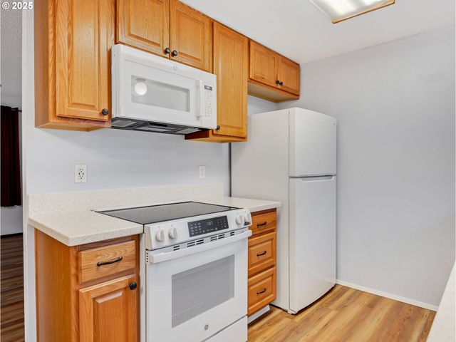 2807 Se 174TH Ave, Portland, OR 97236