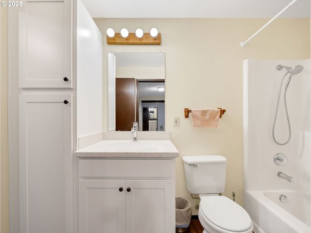 2807 Se 174TH Ave, Portland, OR 97236