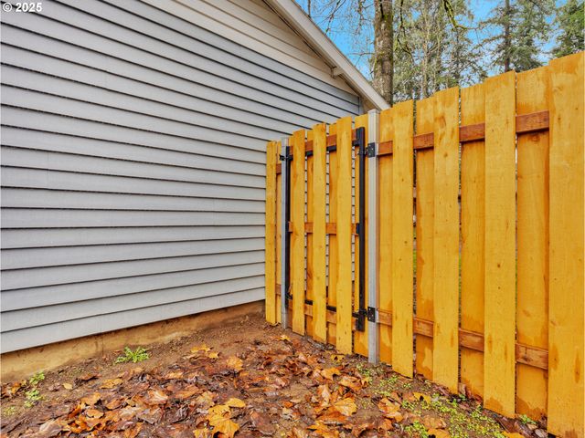 2807 Se 174TH Ave, Portland, OR 97236