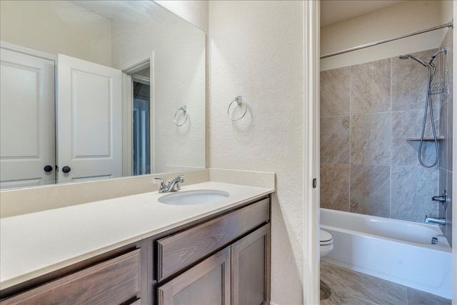 2933 Countryside PATH, Seguin, TX 78155