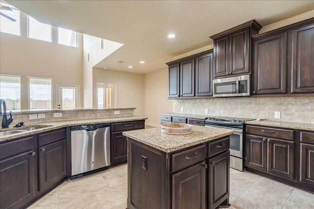 2933 Countryside PATH, Seguin, TX 78155