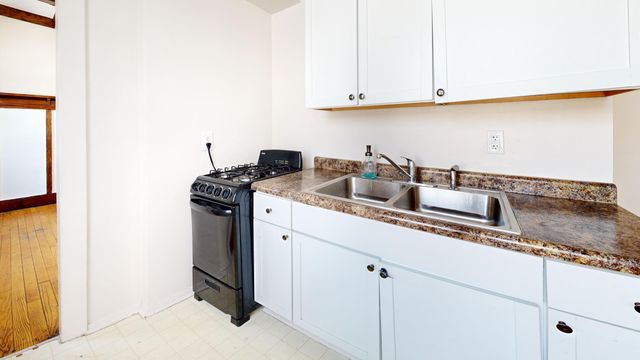 604 Holly Avenue 204, Saint Paul, MN 55102