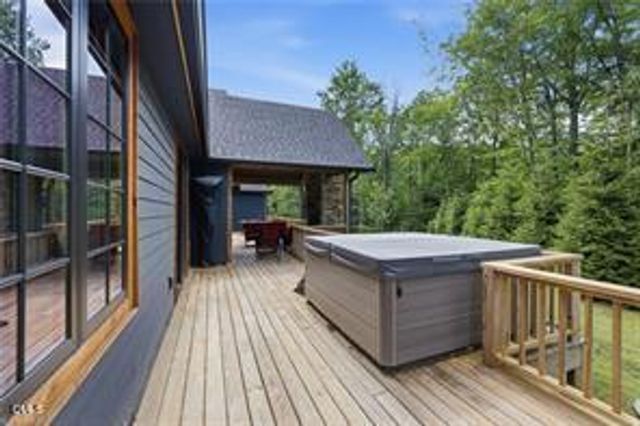 289 Linville River Drive, Linville, NC 28646