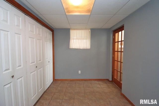 4 PIONEER Court, Pekin, IL 61554