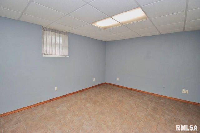 4 PIONEER Court, Pekin, IL 61554