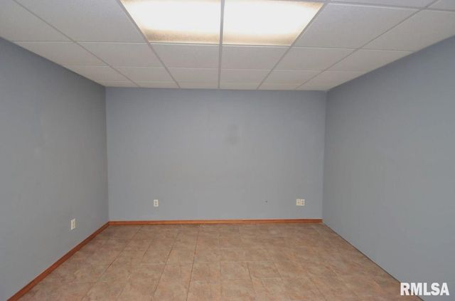 4 PIONEER Court, Pekin, IL 61554