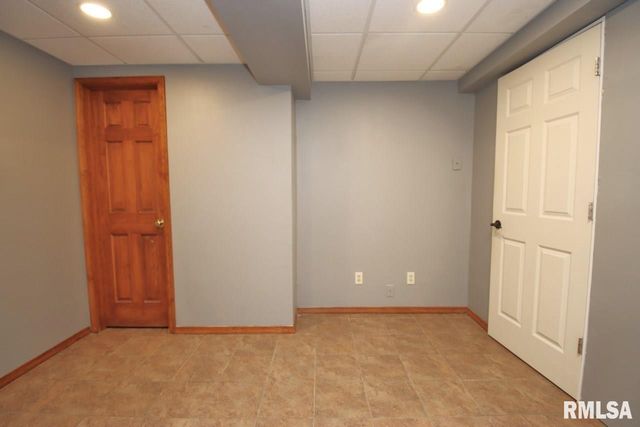 4 PIONEER Court, Pekin, IL 61554