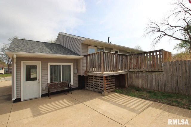 4 PIONEER Court, Pekin, IL 61554