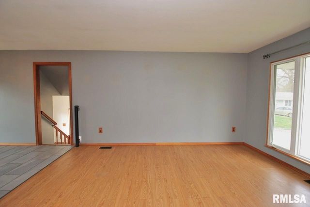 4 PIONEER Court, Pekin, IL 61554