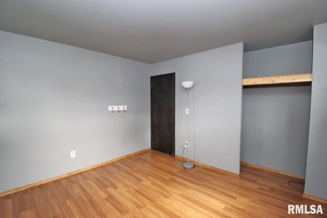 4 PIONEER Court, Pekin, IL 61554