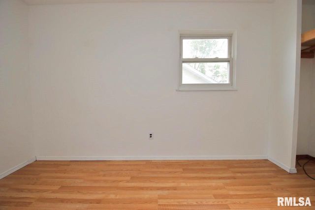 4 PIONEER Court, Pekin, IL 61554