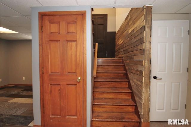 4 PIONEER Court, Pekin, IL 61554