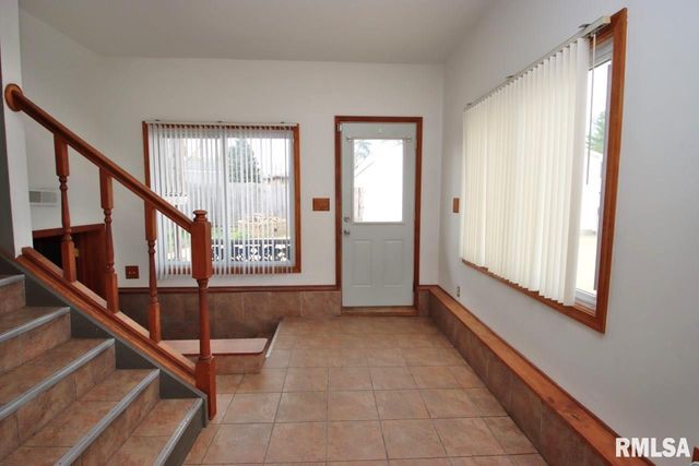 4 PIONEER Court, Pekin, IL 61554