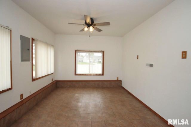 4 PIONEER Court, Pekin, IL 61554