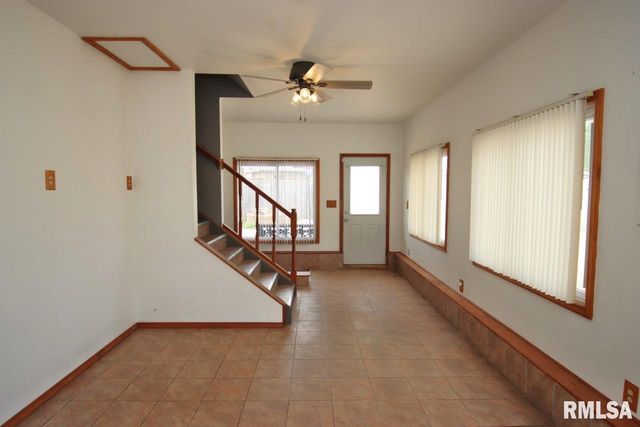 4 PIONEER Court, Pekin, IL 61554