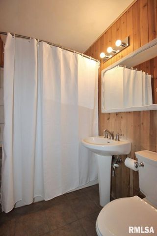 4 PIONEER Court, Pekin, IL 61554
