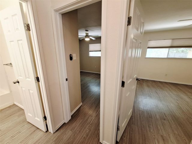 1200 Inland Green A, Austin, TX 78758