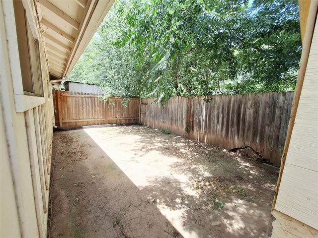 1200 Inland Green A, Austin, TX 78758