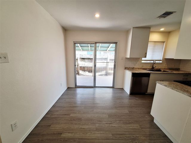 1200 Inland Green A, Austin, TX 78758