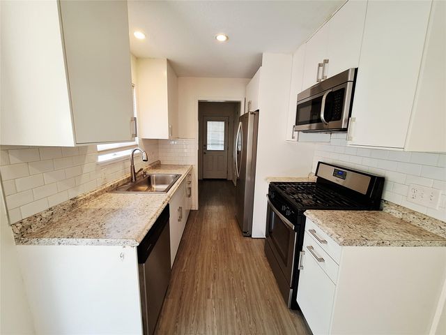 1200 Inland Green A, Austin, TX 78758