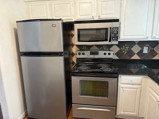 9702 Amberton Parkway, Dallas, TX 75243