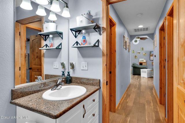 181 E Deer Meadow LN, Blanchard, ID 83804