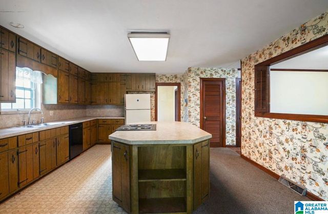 4075 ROSELYN ROAD, Bessemer, AL 35022