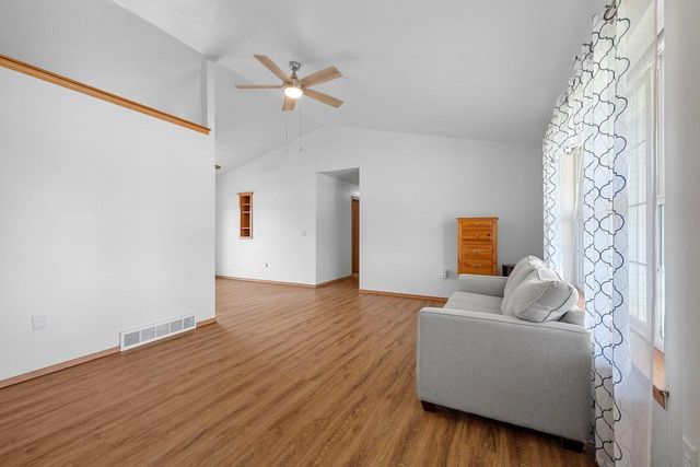 2311 LAWRENCE DRIVE, De Pere, WI 54115