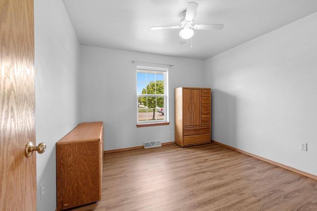 2311 LAWRENCE DRIVE, De Pere, WI 54115