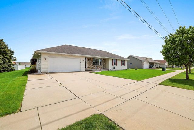 2311 LAWRENCE DRIVE, De Pere, WI 54115