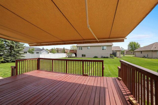 2311 LAWRENCE DRIVE, De Pere, WI 54115