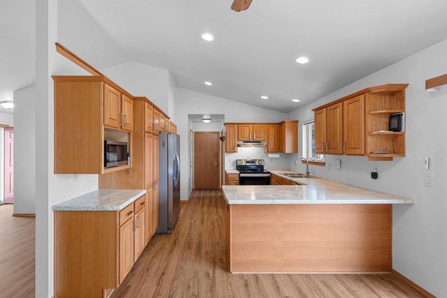 2311 LAWRENCE DRIVE, De Pere, WI 54115