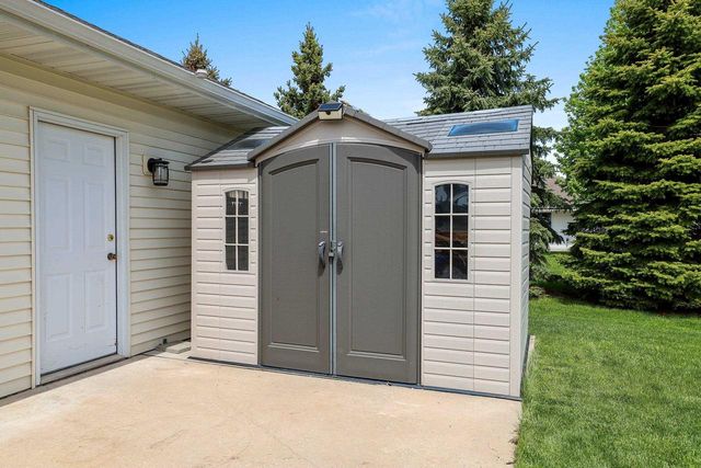 2311 LAWRENCE DRIVE, De Pere, WI 54115