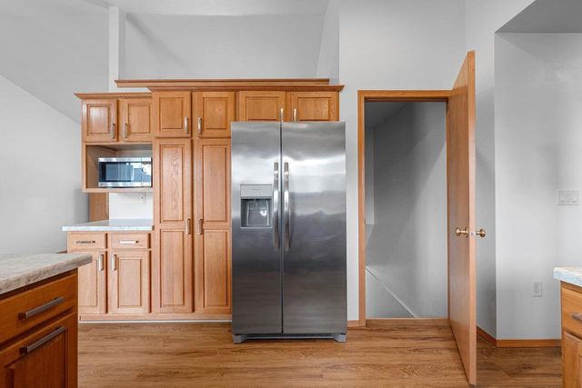 2311 LAWRENCE DRIVE, De Pere, WI 54115