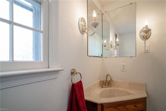 108 Long Bridge RD, Hampton, VA 23669