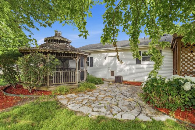 909 Knollside Road, New Lenox, IL 60451