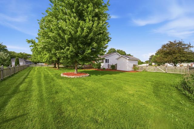 909 Knollside Road, New Lenox, IL 60451