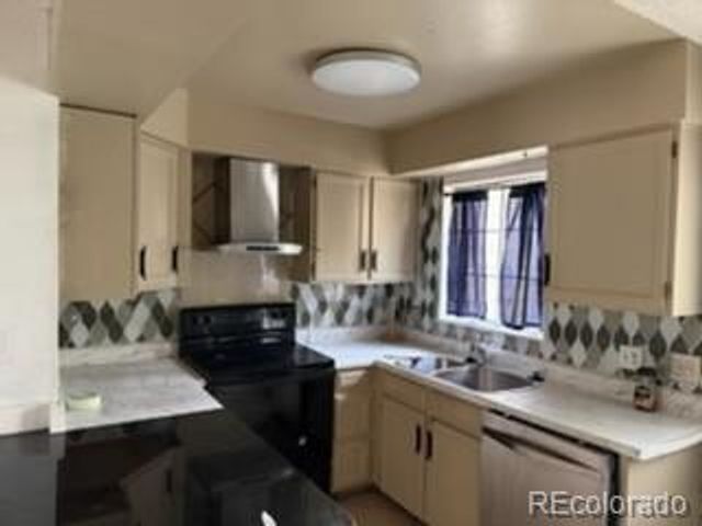1811 S Quebec Way 256, Denver, CO 80231