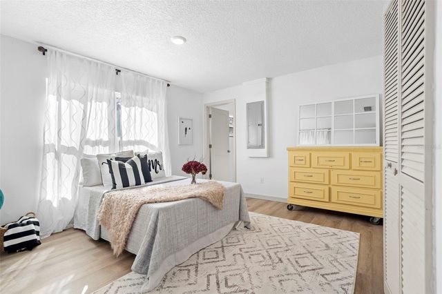 1049 W NEW YORK AVENUE, Orange City, FL 32763