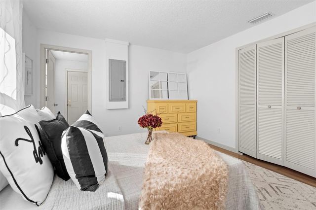 1049 W NEW YORK AVENUE, Orange City, FL 32763