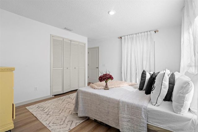 1049 W NEW YORK AVENUE, Orange City, FL 32763