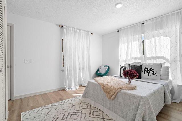 1049 W NEW YORK AVENUE, Orange City, FL 32763