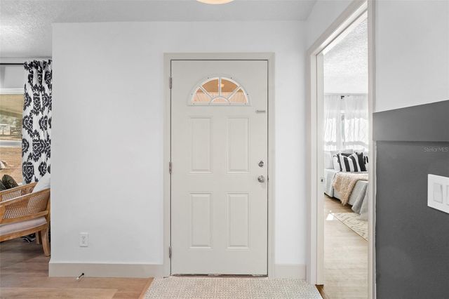 1049 W NEW YORK AVENUE, Orange City, FL 32763